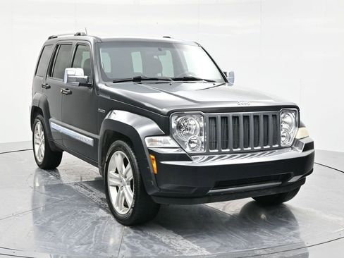 Used 2011 Jeep Liberty Sport image 1