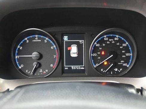 Used 2017 Toyota RAV4 LE image 12