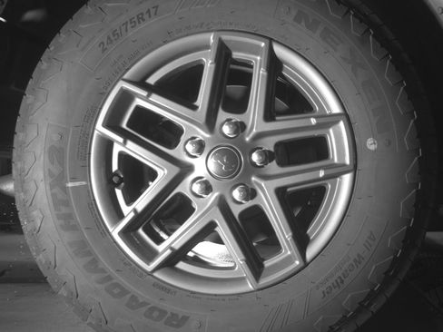 Used 2025 Jeep Wrangler Sport S image 15