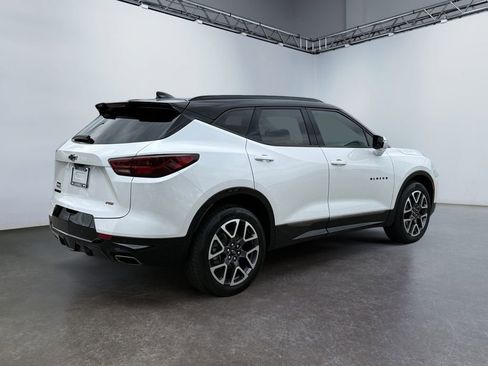 Used 2023 Chevrolet Blazer RS w/ Driver Confidence II Package FWD image 3