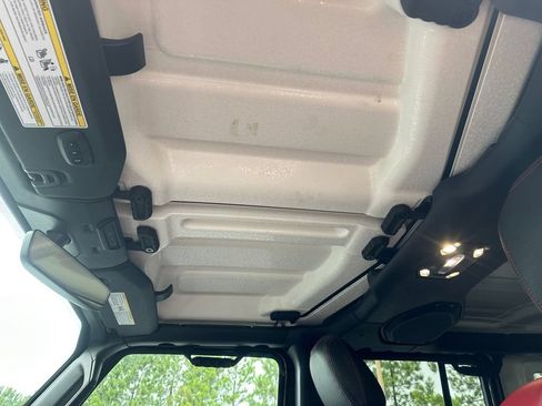 Used 2021 Jeep Wrangler Unlimited Rubicon AWD/4WD image 23
