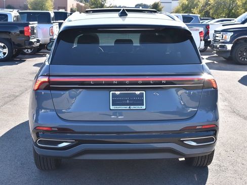 New 2026 Lincoln Nautilus Reserve image 8