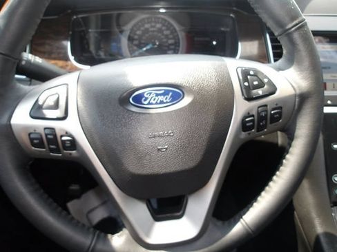 Used 2018 Ford Taurus Limited AWD/4WD image 17