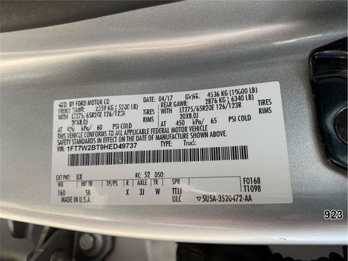 Used 2017 Ford F250 Lariat w/ Lariat Ultimate Package AWD/4WD image 17
