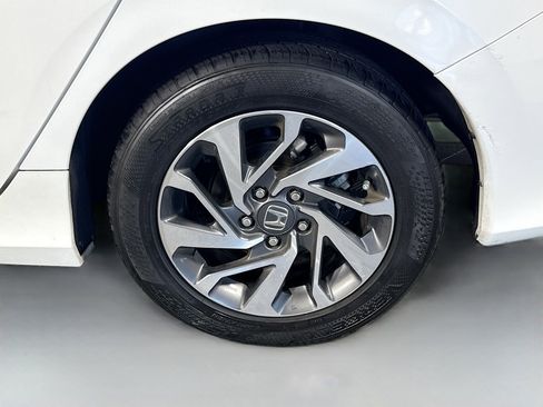 Used 2018 Honda Civic EX image 37