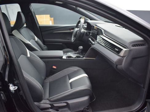 Used 2025 Toyota Camry SE AWD/4WD image 10