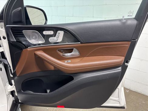 Used 2024 Mercedes-Benz GLS 450 4MATIC image 30