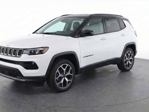 Used 2025 Jeep Compass Limited image 3