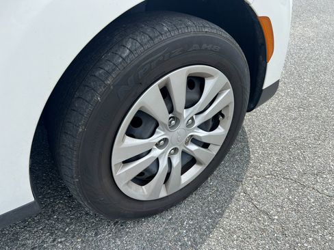 Used 2023 Kia Soul LX image 8