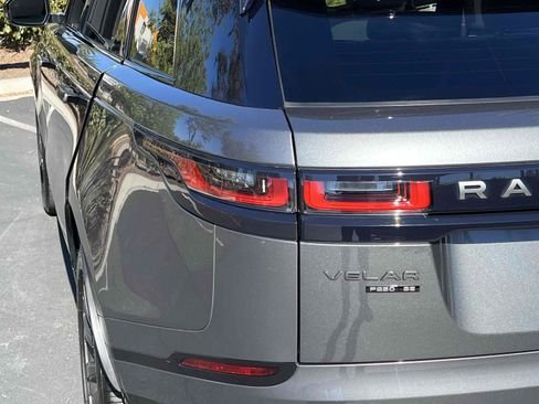 Used 2018 Land Rover Range Rover Velar R-Dynamic SE AWD/4WD image 60
