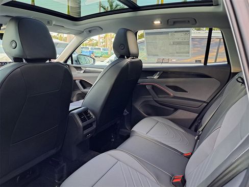 New 2026 Volkswagen Tiguan SE image 5