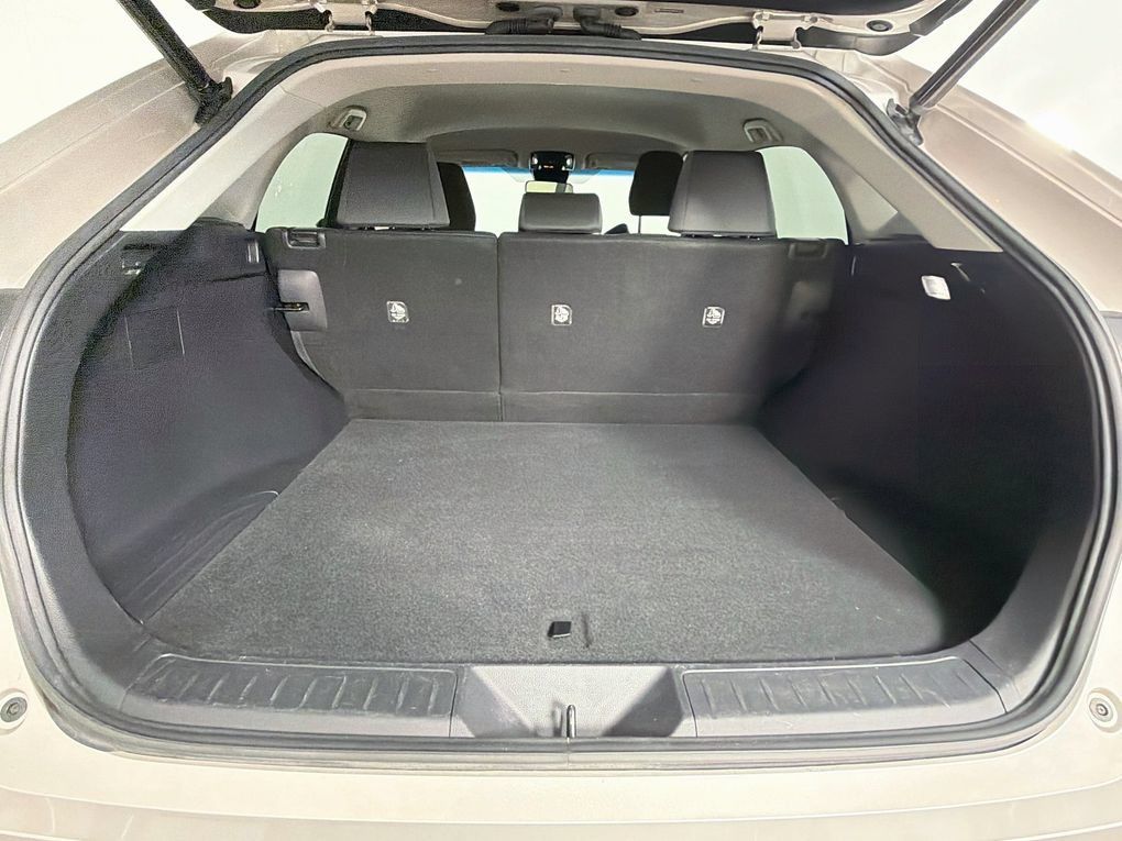 Used 2021 Toyota Venza LE AWD/4WD image 23