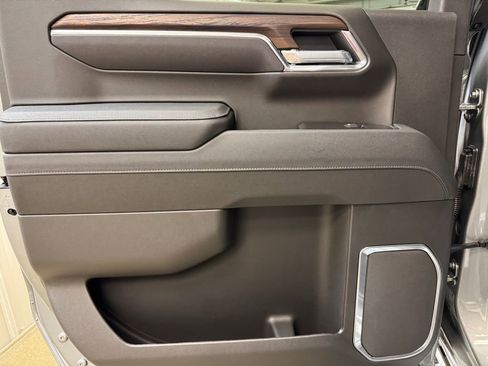 New 2026 GMC Sierra 1500 SLT w/ SLT Convenience Package image 16