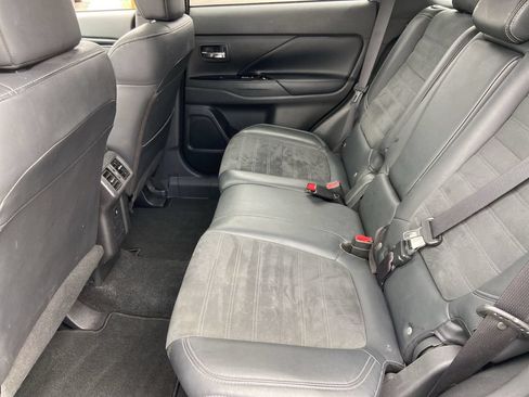 Used 2019 Mitsubishi Outlander LE FWD image 21