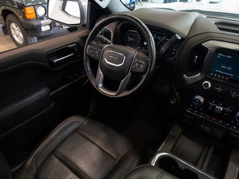 Used 2019 GMC Sierra 1500 Denali w/ Denali Ultimate Package AWD/4WD image 8