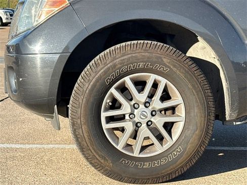 Used 2014 Nissan Frontier SV image 6