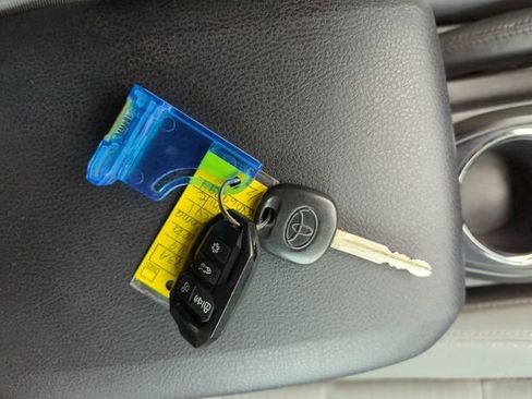 Used 2019 Toyota Tacoma SR image 28