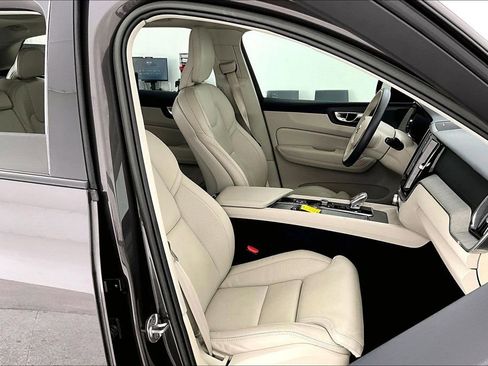 Certified 2023 Volvo XC60 B6 Ultimate w/ Protection Package Premier image 11