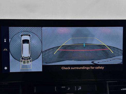 Used 2025 Toyota Sienna Platinum image 15