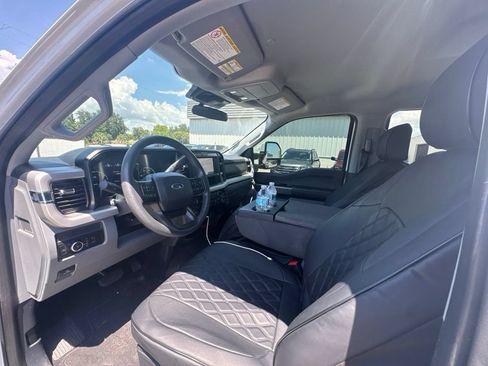 Used 2025 Ford F250 XLT AWD/4WD image 2