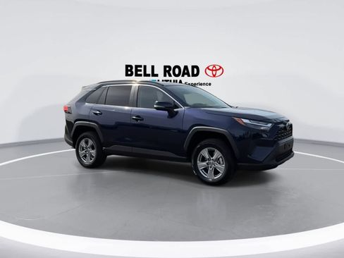 Used 2025 Toyota RAV4 XLE AWD/4WD image 2