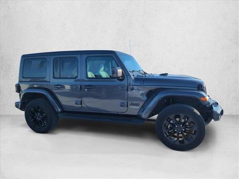 Used 2021 Jeep Wrangler Unlimited Sahara AWD/4WD image 4