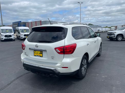 Used 2018 Nissan Pathfinder SL AWD/4WD image 8