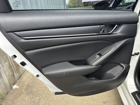 Used 2021 Honda Accord Sport image 10