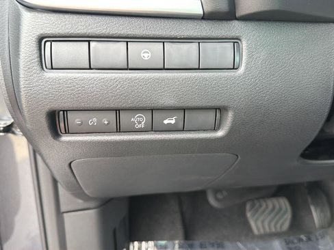New 2026 Nissan Rogue SV FWD image 19