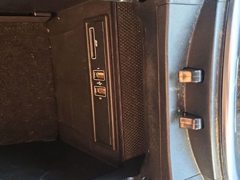 Used 2018 Mercedes-Benz GLC 300 4MATIC image 33