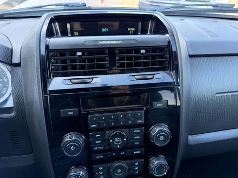 Used 2011 Ford Escape Limited image 32