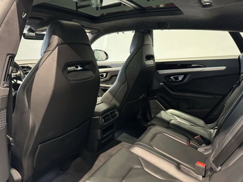 Used 2020 Lamborghini Urus image 37