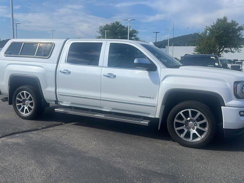 Used 2017 GMC Sierra 1500 Denali AWD/4WD image 3