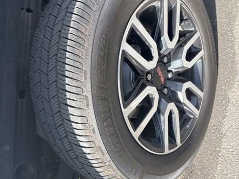 Used 2018 GMC Sierra 1500 SLT w/ SLT Premium Package image 9