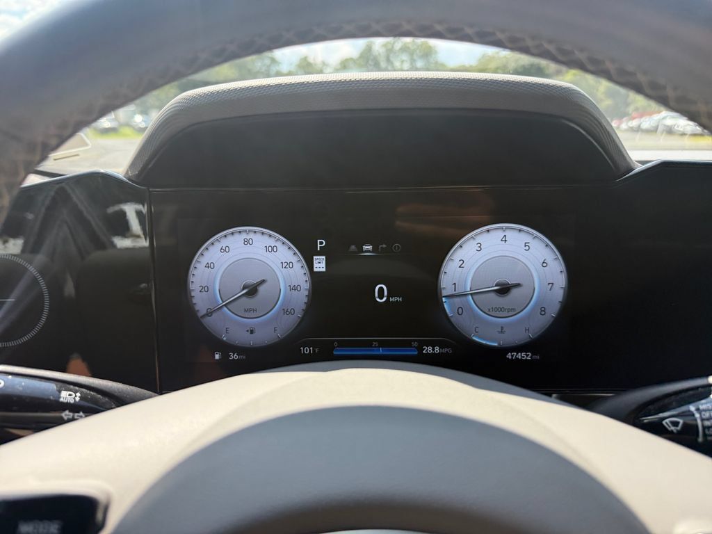Used 2025 Hyundai Elantra SEL FWD image 19
