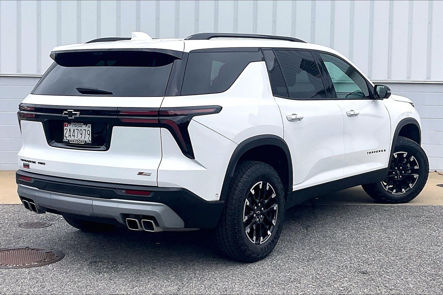 Used 2024 Chevrolet Traverse Z71 w/ Enhanced Driving Package AWD/4WD image 17