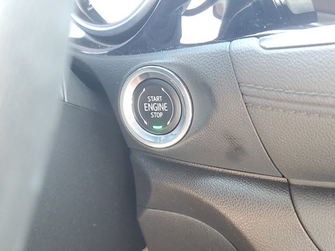 Used 2022 Buick Encore GX Select w/ Sport Touring Package FWD image 32