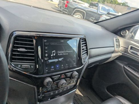 Used 2022 Jeep Grand Cherokee Limited AWD/4WD image 19