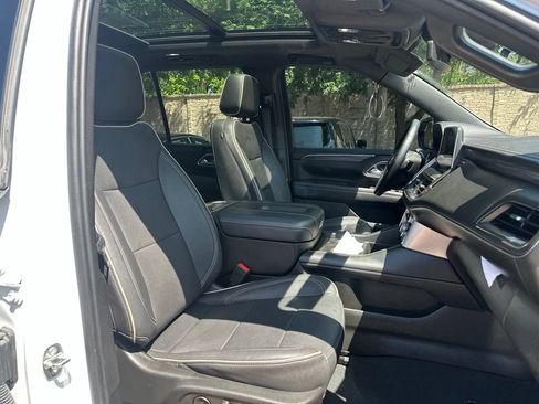 Used 2023 GMC Yukon SLT w/ SLT Luxury Package AWD/4WD image 30