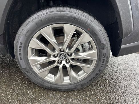 Used 2019 Toyota RAV4 XLE Premium w/ Cold Weather Package image 9