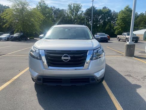 Certified 2024 Nissan Pathfinder SV FWD image 11