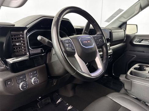 Used 2025 GMC Sierra 1500 SLT AWD/4WD image 4