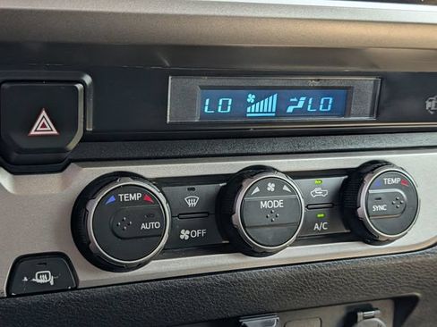 Used 2022 Toyota Tacoma SR5 RWD image 16