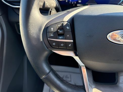 Used 2020 Ford Explorer Platinum w/ Premium Technology Package image 37