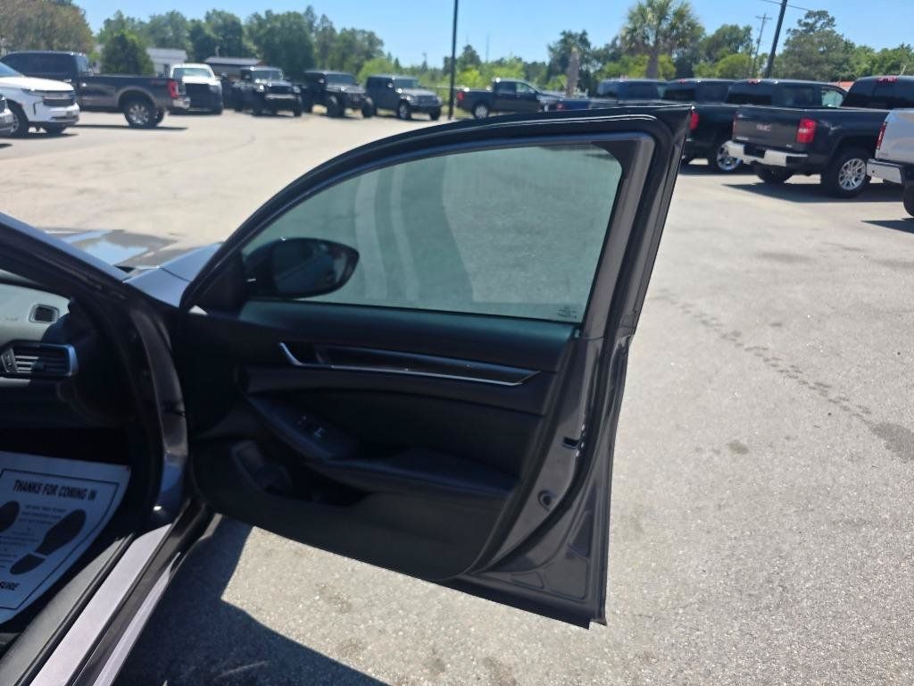 Used 2018 Honda Accord Sport image 10