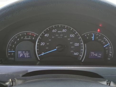 Used 2012 Toyota Camry LE FWD image 26