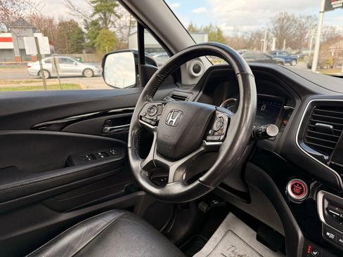 Used 2020 Honda Pilot Elite image 19