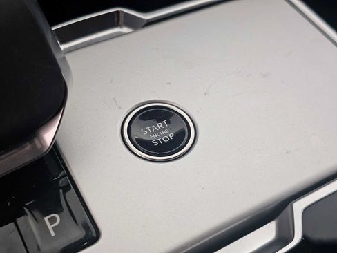 Used 2025 Land Rover Range Rover Long Wheelbase Autobiography AWD/4WD image 30