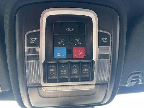 Used 2025 RAM 1500 Limited AWD/4WD image 6
