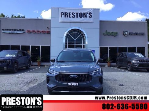 Used 2025 Ford Escape Active AWD/4WD image 8